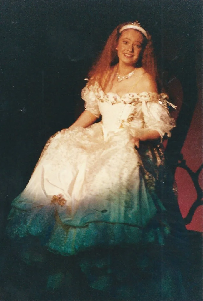 phoenix-theatre-aberdeen-1993-into-the-woods-cinderella-spotlight.jpg