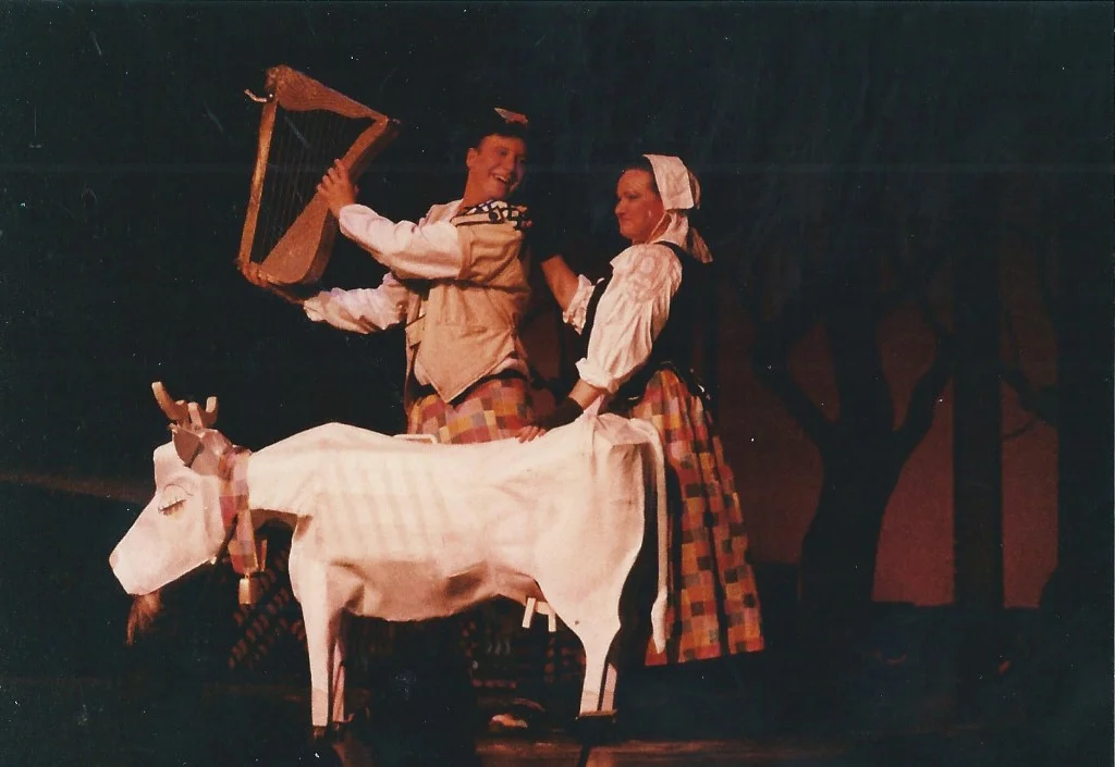 phoenix-theatre-1993-into-the-woods-milky-white-cow-and-harp.jpg