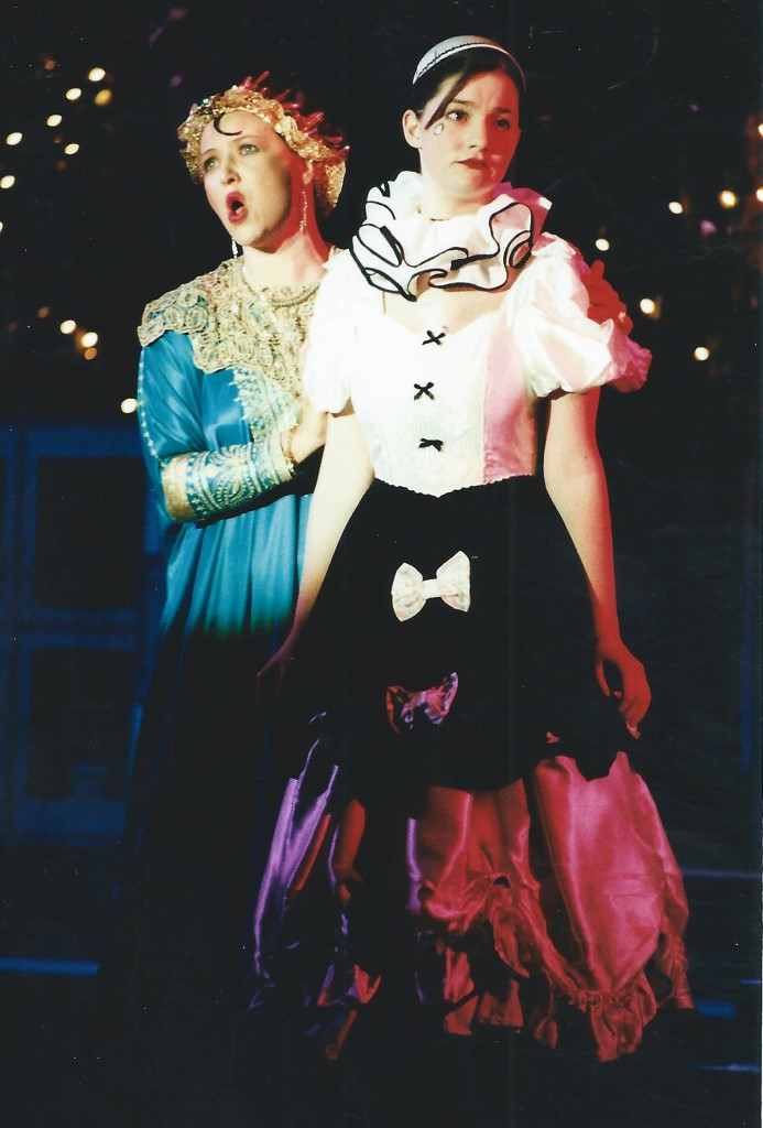 phoenix-theatre-the-boy-friend-1999-duet-in-elaborate-costumes.jpg