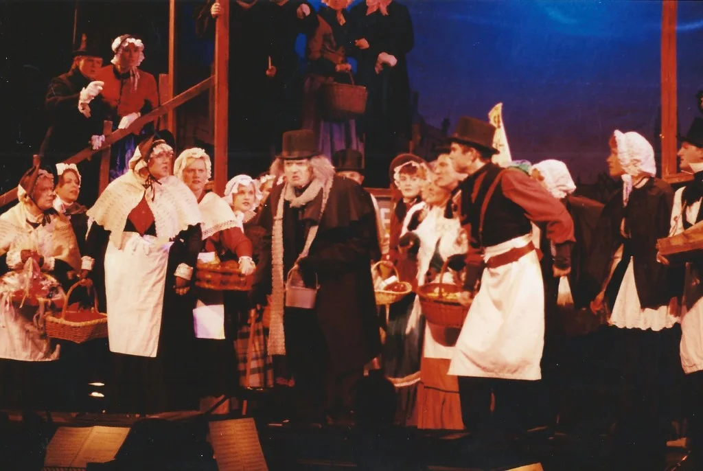 phoenix-theatre-1999-scrooge-street-market-chorus.jpg