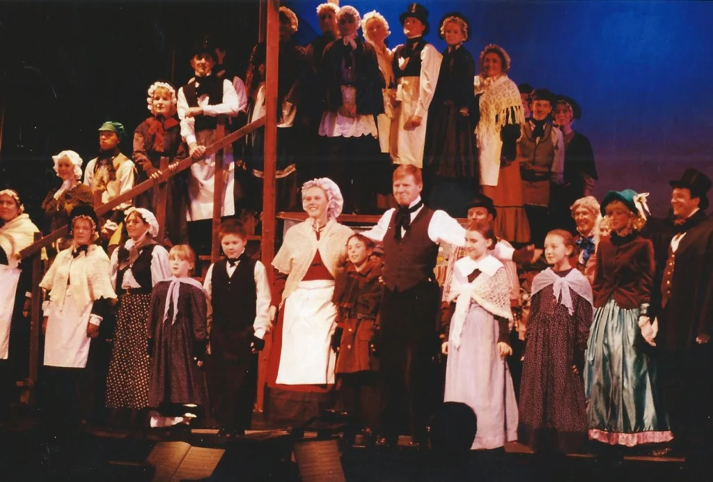 phoenix-theatre-1999-scrooge-cratchit-family-finale-bow.jpg