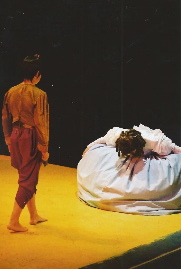 phoenix-theatre-2001-king-and-i-royal-court-prostration.jpg