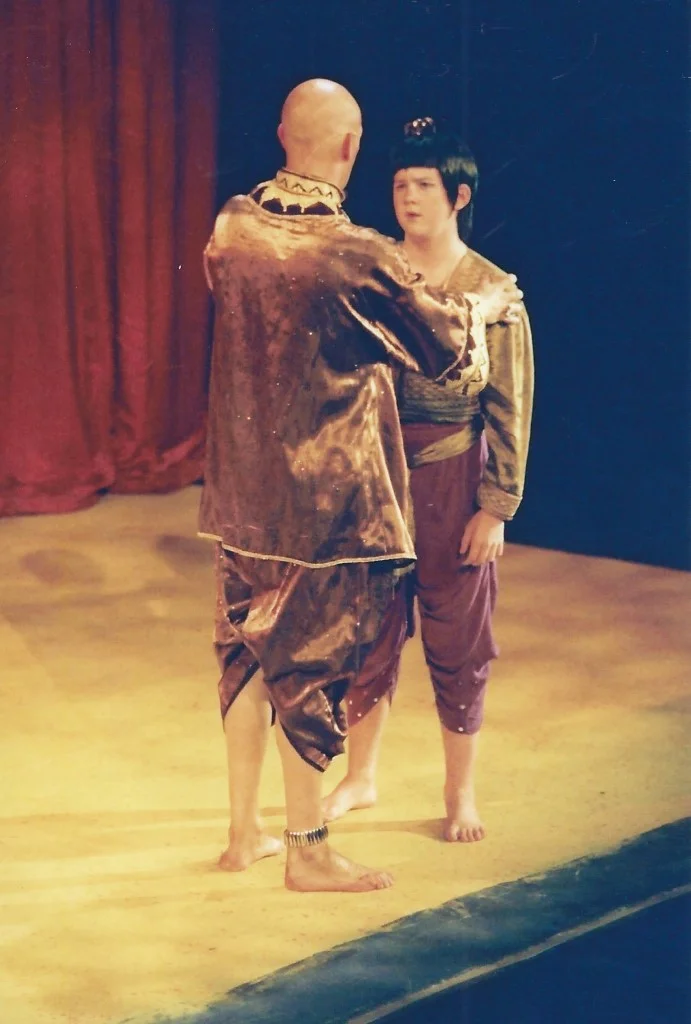 phoenix-theatre-2001-king-and-i-the-king-speaks-to-young-prince.jpg