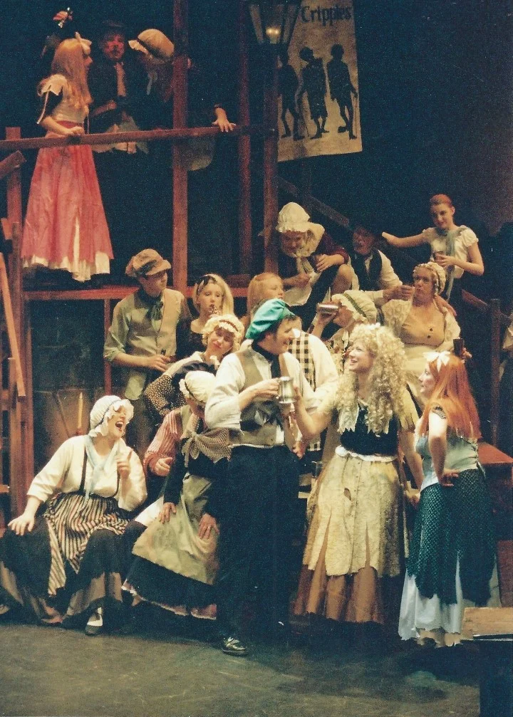 phoenix-theatre-oliver-2002-victorian-street-ensemble.jpg