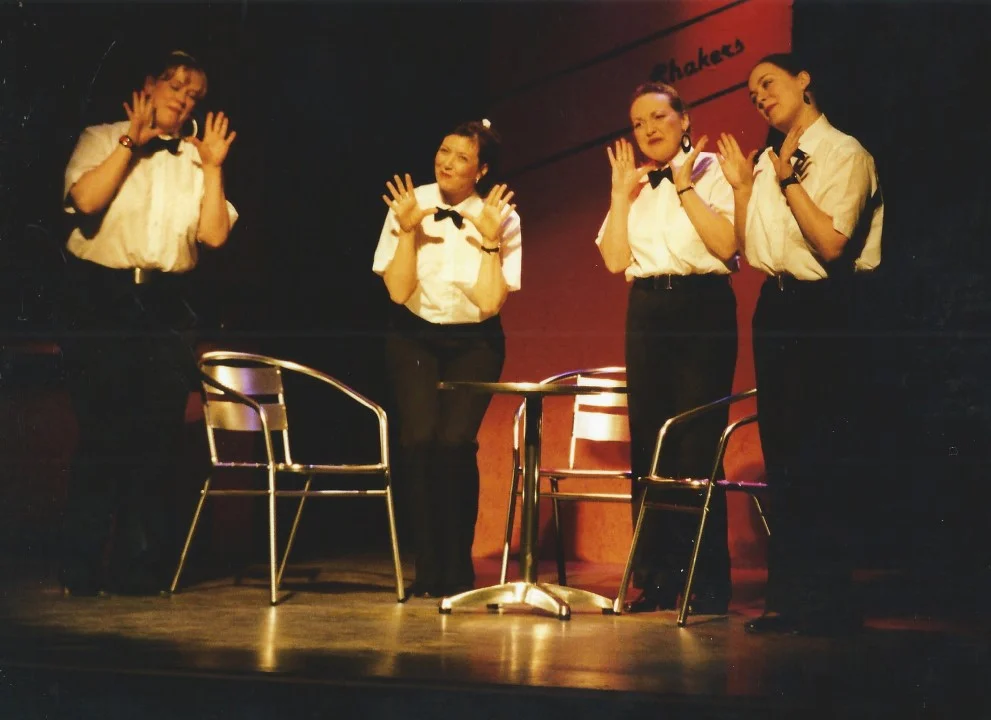 phoenix-theatre-2004-shakers-comedy-routine-finger-wag.jpg