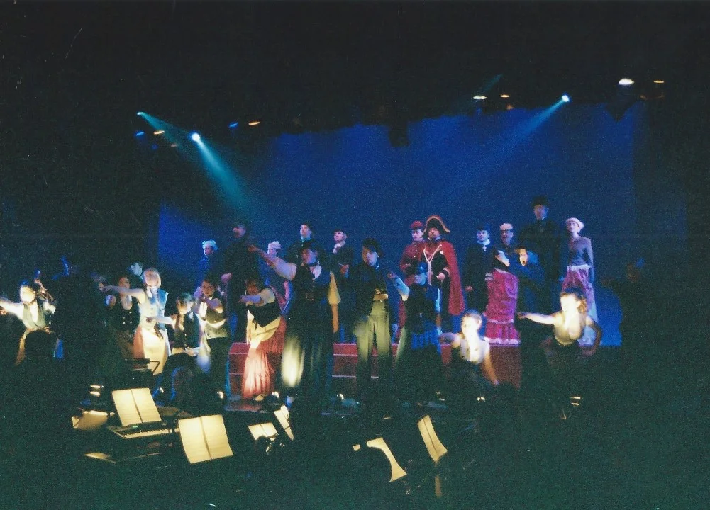 phoenix-theatre-2006-jekyll-and-hyde-full-cast-tableau-orchestra-pit.jpg