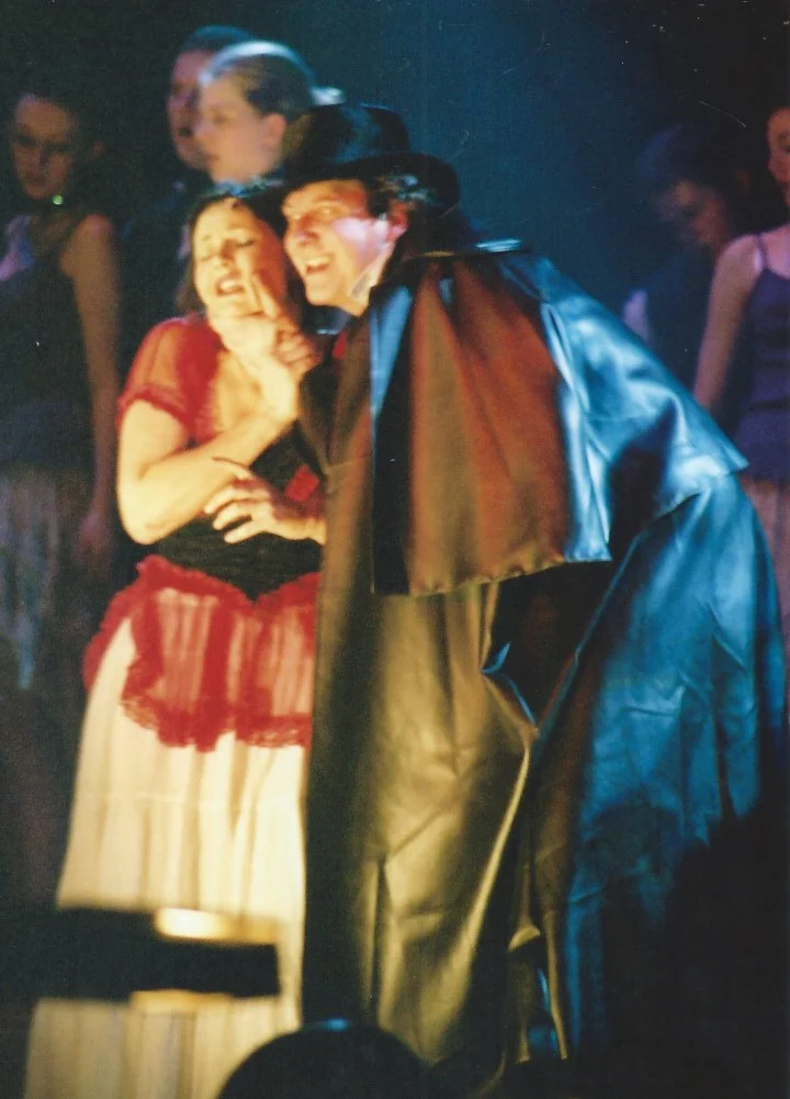 phoenix-theatre-jekyll-and-hyde-2006-mr-hyde-menaces-lucy.jpg