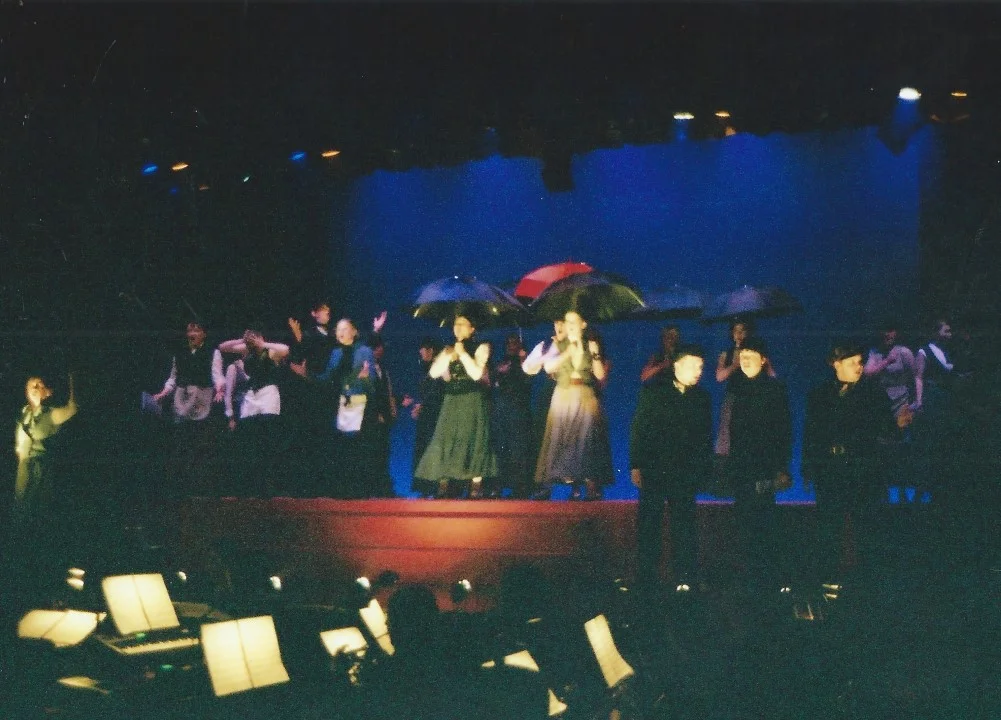 phoenix-theatre-jekyll-and-hyde-2006-murder-umbrella-ensemble.jpg