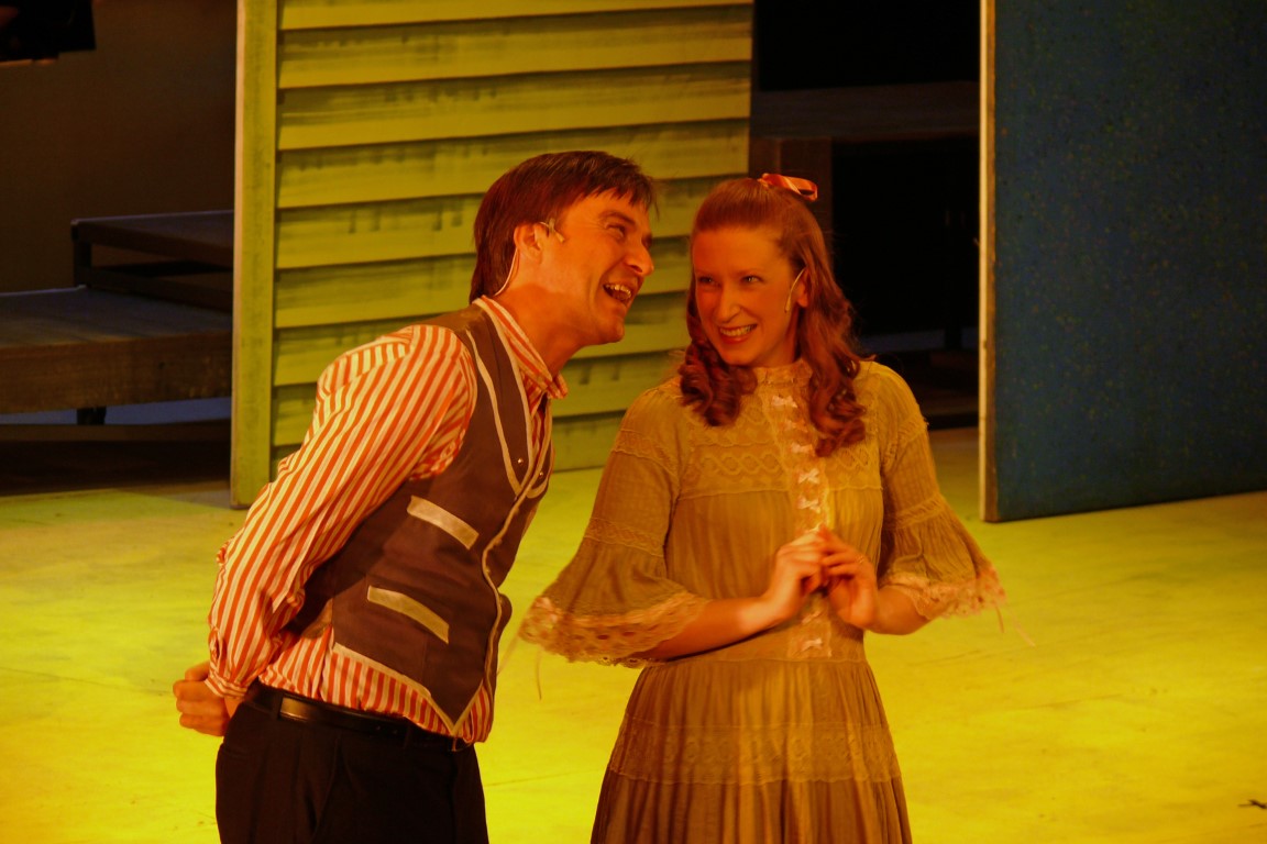 phoenix-theatre-2008-carousel-enoch-snow-carrie-pipperidge-moment.jpg