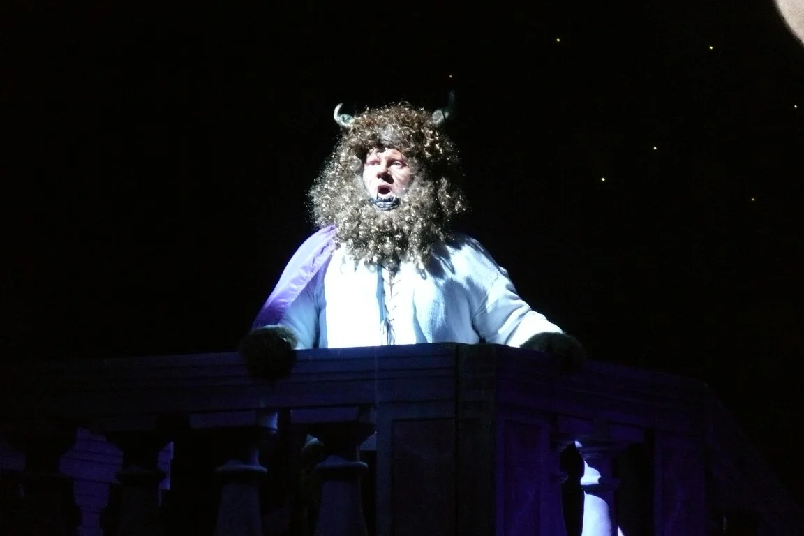 phoenix-theatre-2012-beauty-and-the-beast-beast-on-balcony.jpg