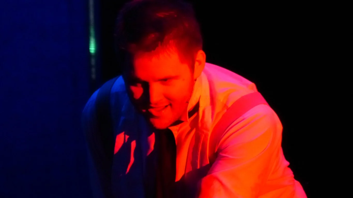 phoenix-theatre-jekyll-hyde-2017-hyde-red-light-closeup.jpg