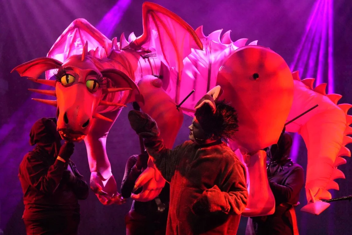 phoenix-theatre-shrek-the-musical-2025-aberdeen-donkey-meets-dragon-puppet-460.jpg