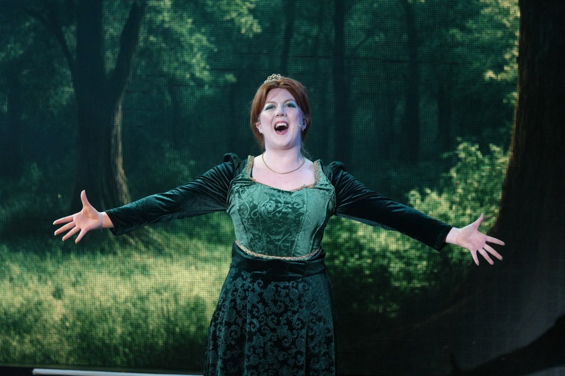 phoenix-theatre-shrek-the-musical-2025-aberdeen-princess-fiona-solo-song-510.jpg