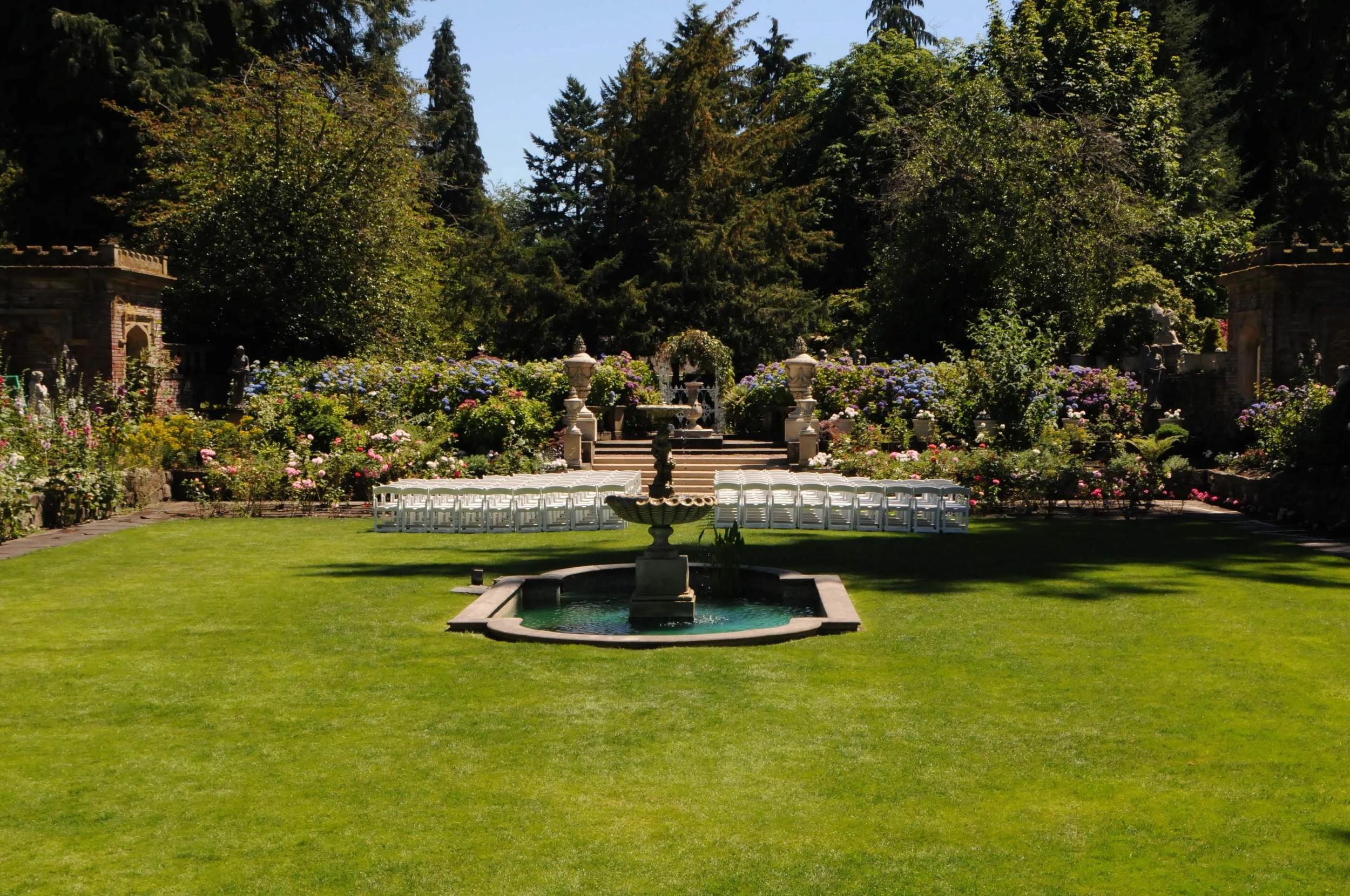 "Secret" English Garden Photo Gallery – Thornewood Castle