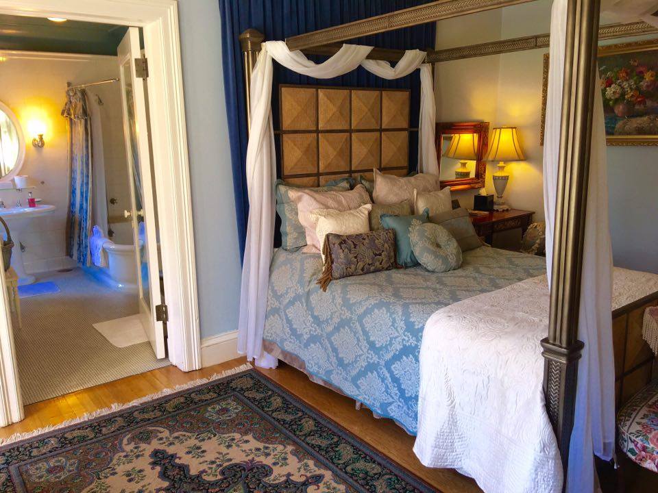 Queen - Canopy bed, view, private bath with original soaking tub with shower head