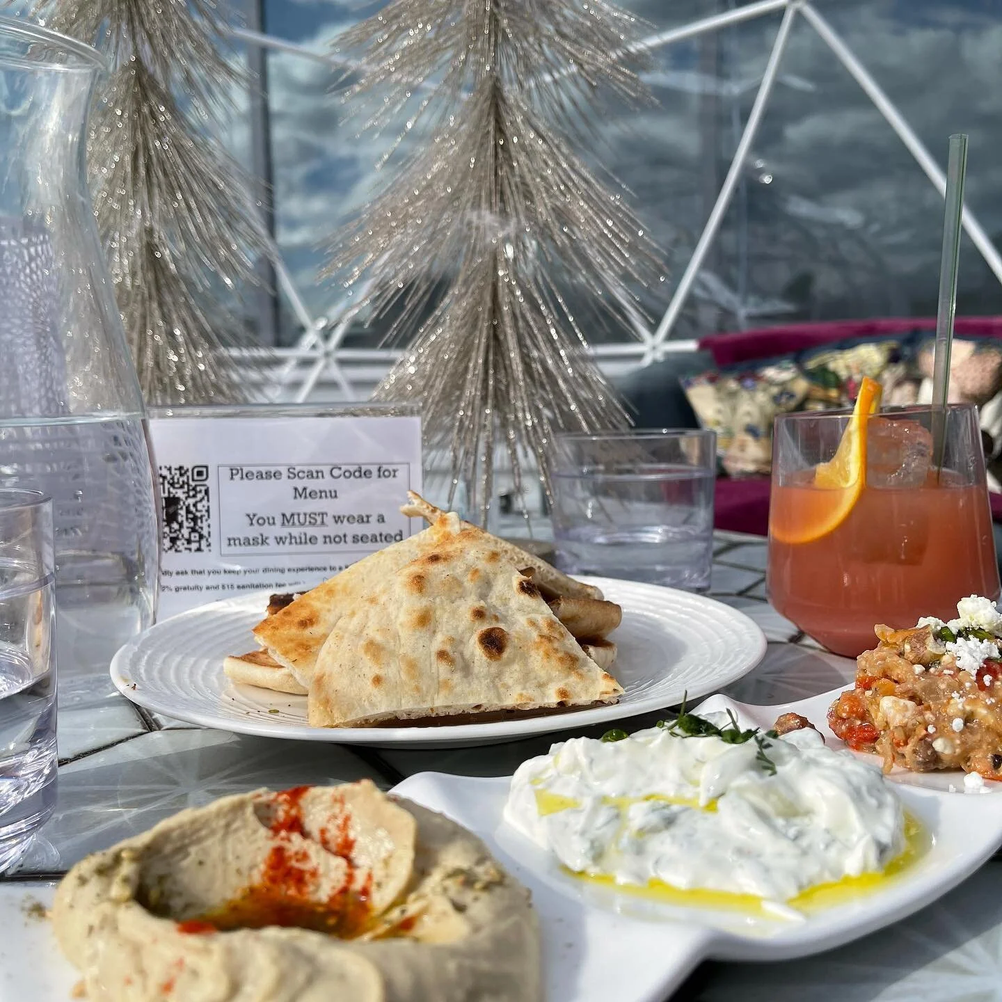 Brunch life! 

#brunching #hummuslover #appitezers #igloodining #igloorestaurant #weeatdc #foodporn #foodiegram