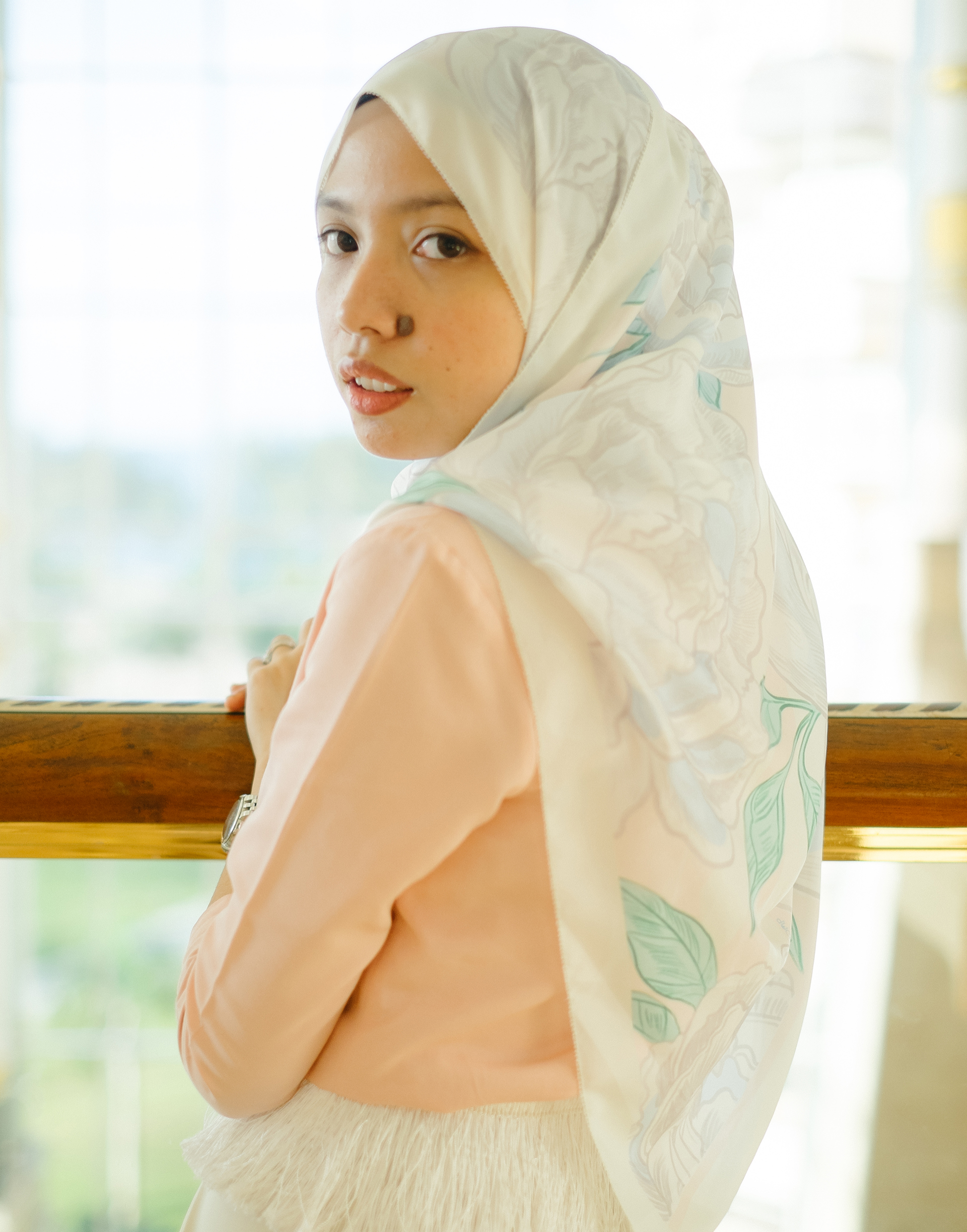 I posed like my bestie, Vivy Yusof. Hahaha. 