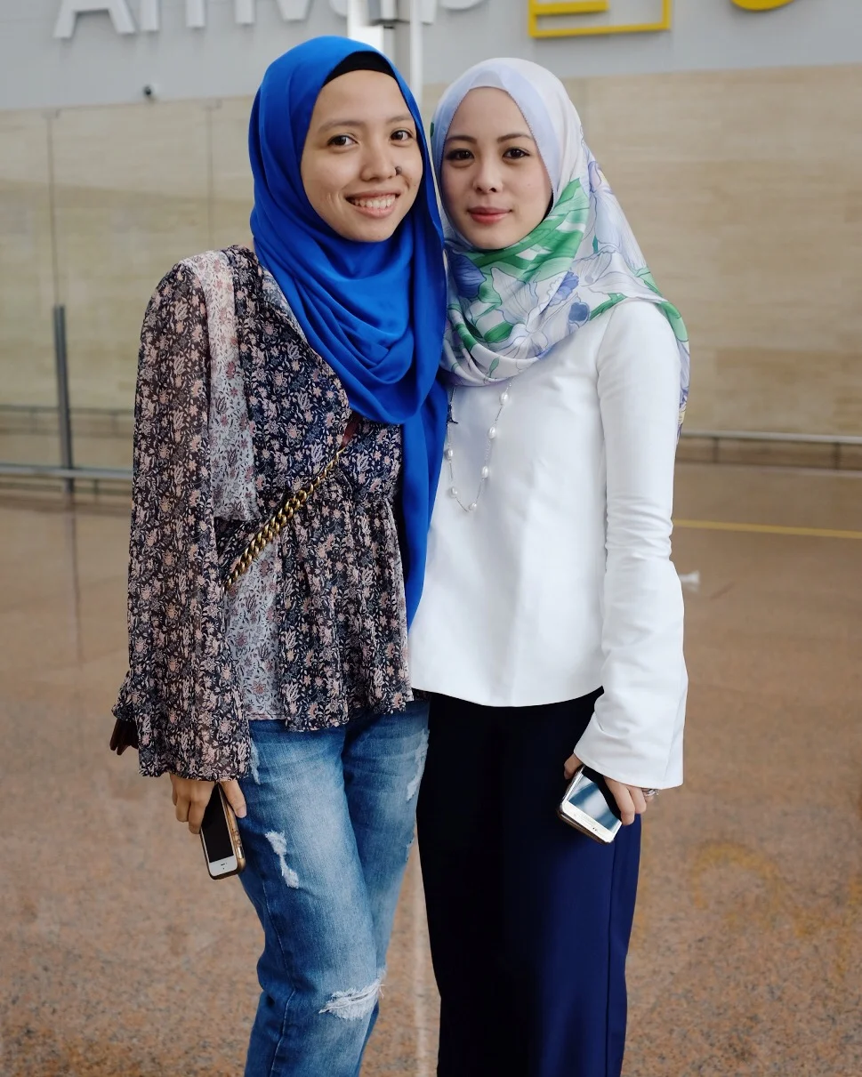 The last girl to take the photo. Photo courtesy of Fadza.