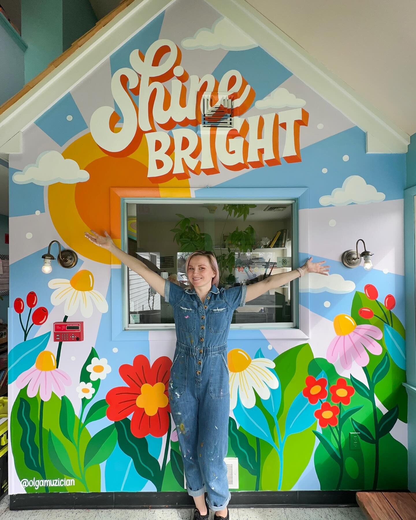 What do you think about this before and after? Scroll to see the before 👀 love these sunshiny murals at Creative Kids Academy ☀️ 🌸 happy St. Paddy&rsquo;s!