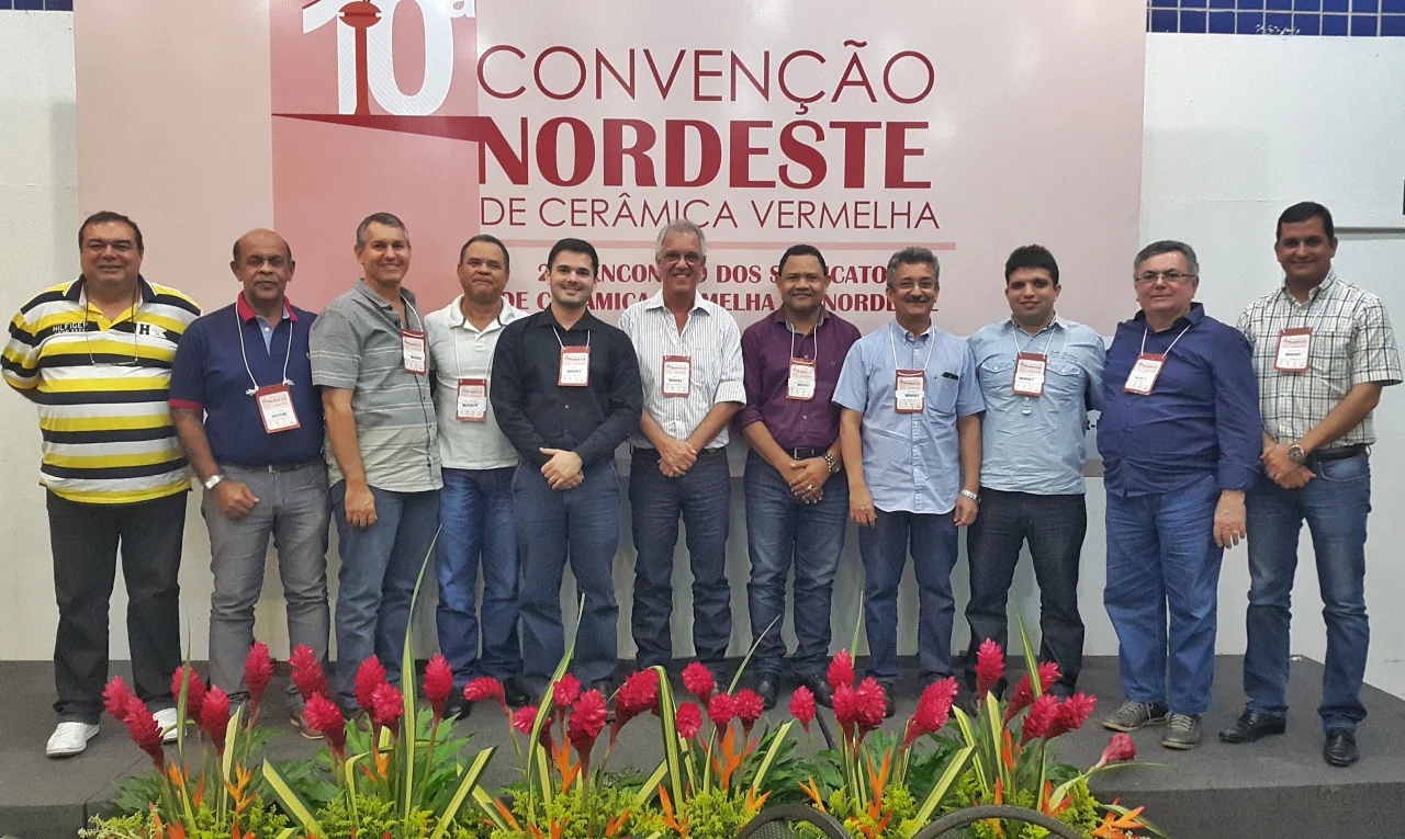 O Sindicer/PB foi convidado a organizar e mediar o 20° Encontro de Sindicatos de Ceramica do Nordeste.
Na reunião, um panorama da situação atual foi analisado e atividades para fortalecimento do setor no nordeste foram colocados em pauta.
Na foto, os presidentes e representantes dos Sindicers do Nordeste.