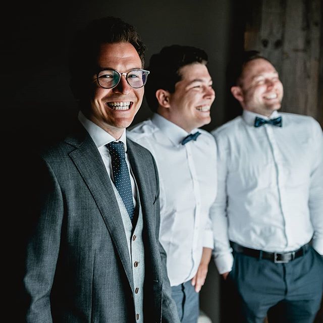 Had such a blast with the Boyz 😎 Nothing better you can hope for shooting a relaxed getting ready &hearts;️ #gettingready #gettingmarried #seefeld #hochzeit #sayyesinaustria #groomsman #sergioramos #weddingphotographeraustria #wedding #weddingphotog