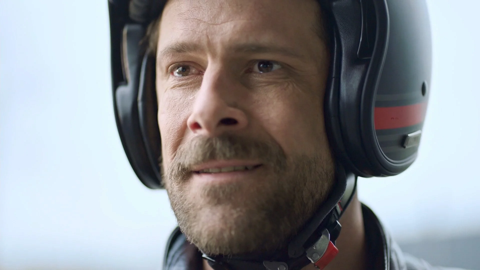 MediaMarkt_Hold me now