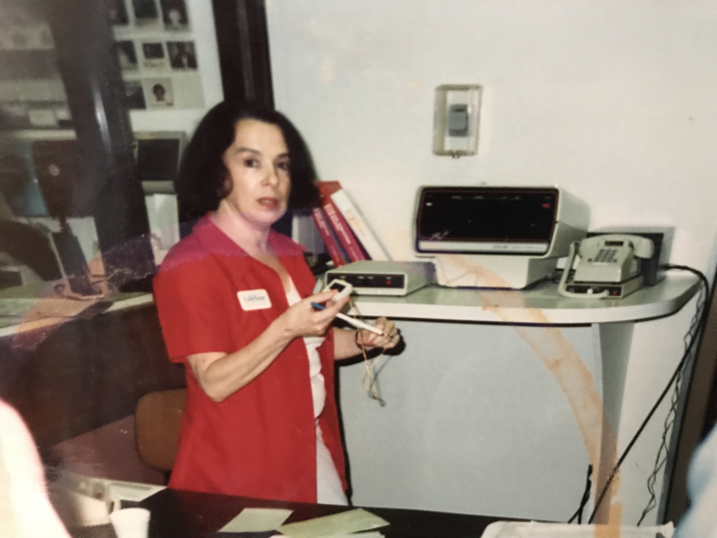 Kathryn becomes an emergency room nurse in 1975