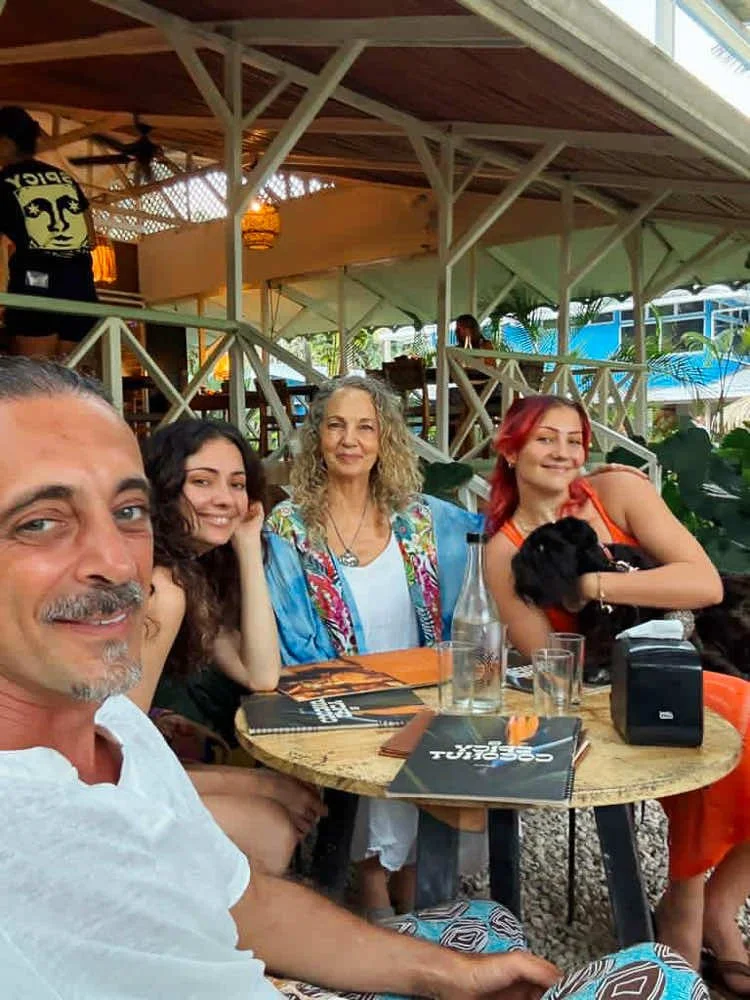 Cocles, at Spicy Coconut (Abbas, Lexi, Terry, Eve)