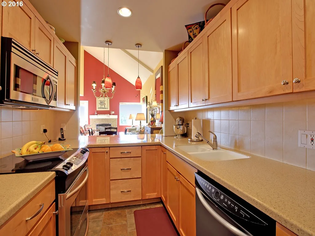 Photos of Olavarria unit courtesy of (and copyright by) Bob Harrington.