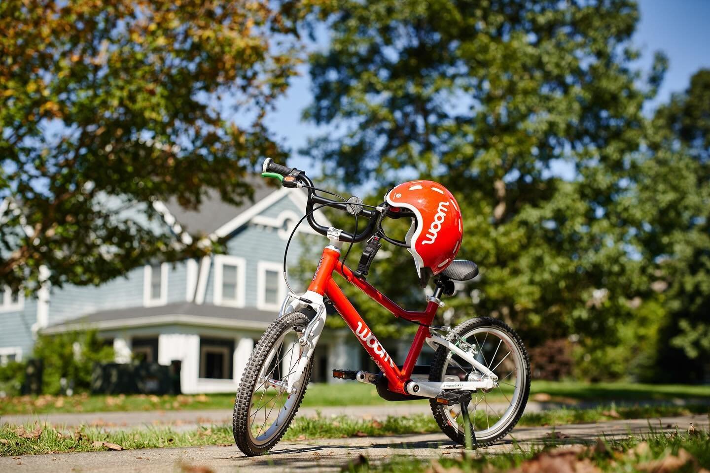 💥 Excited that we now carry @woombikes at ACME. For all the kiddos in your life. Stop by the Katonah shop to take a look at the full lineup. 💥