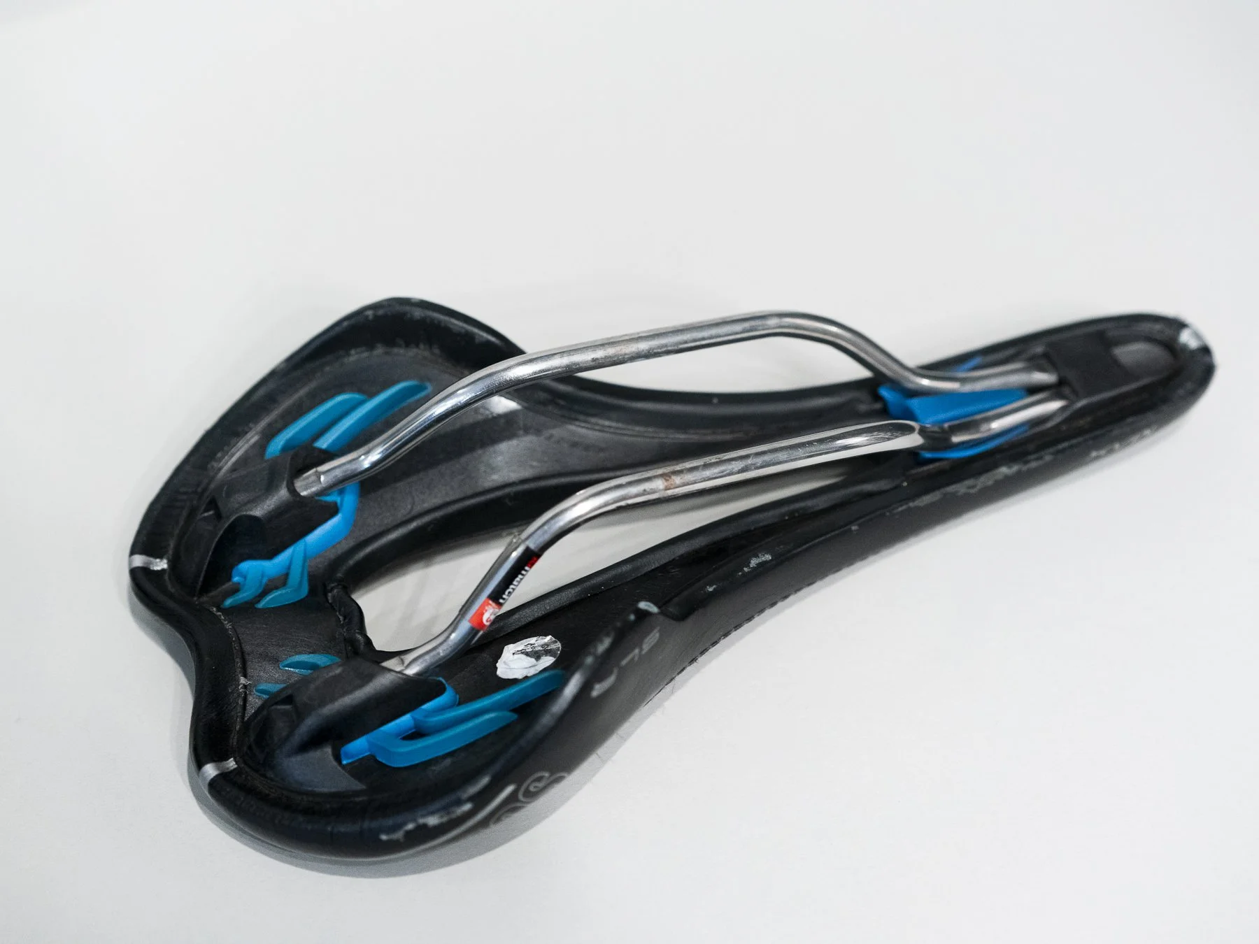 Selle Italia MAX FLITE Gel Flow Saddle Bottom.jpg