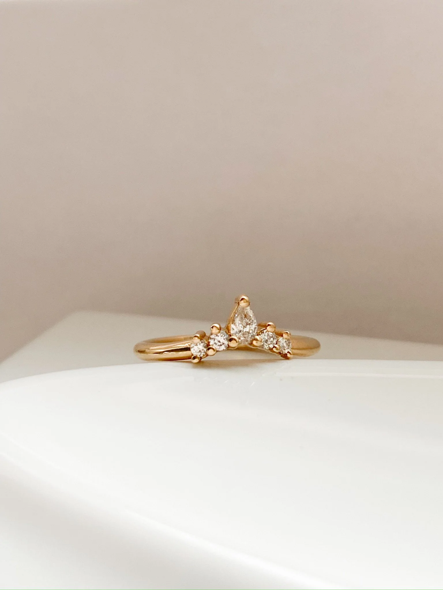 Pear Diamond Contour Band