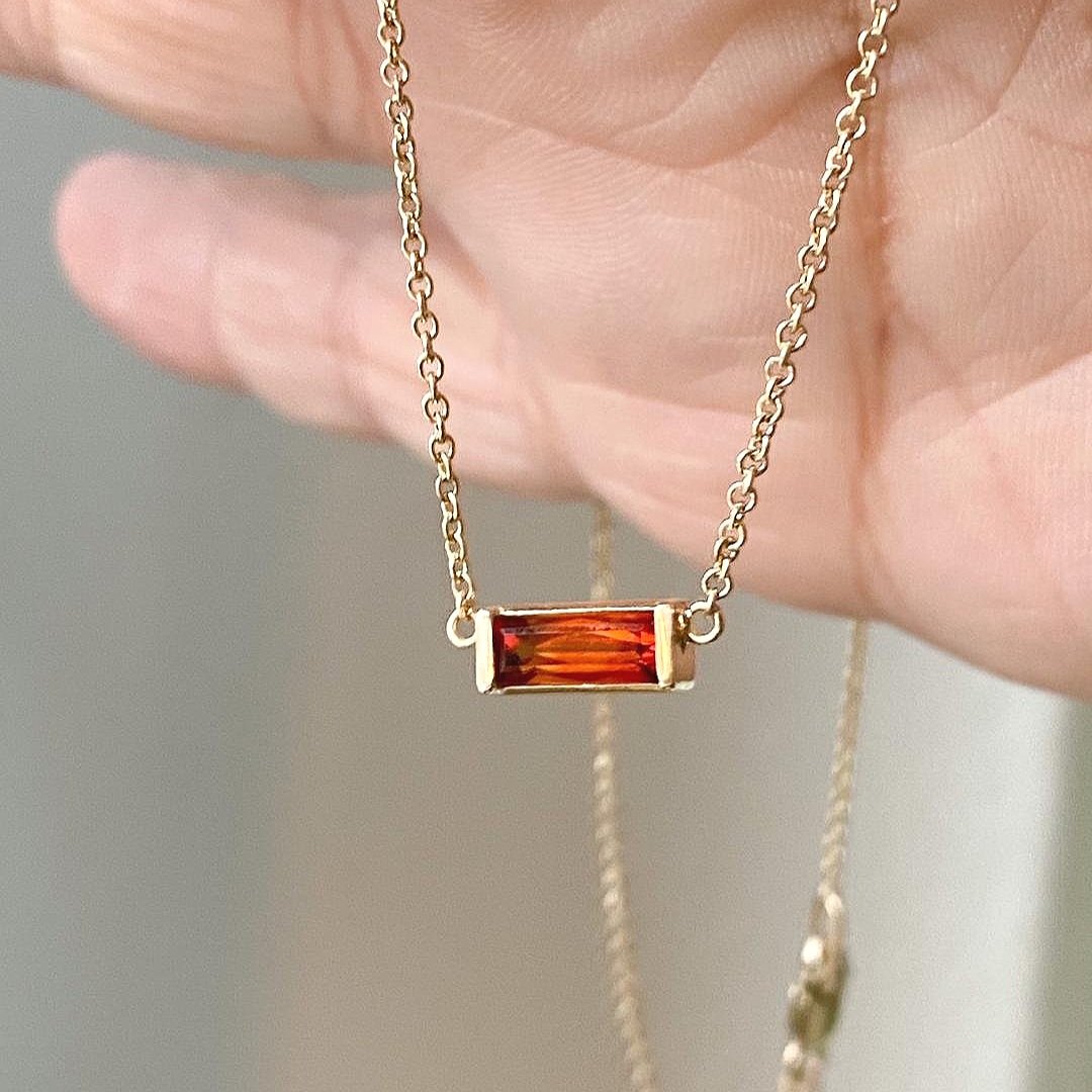 Madeira Citrine delicate east west yellow gold pendant detail