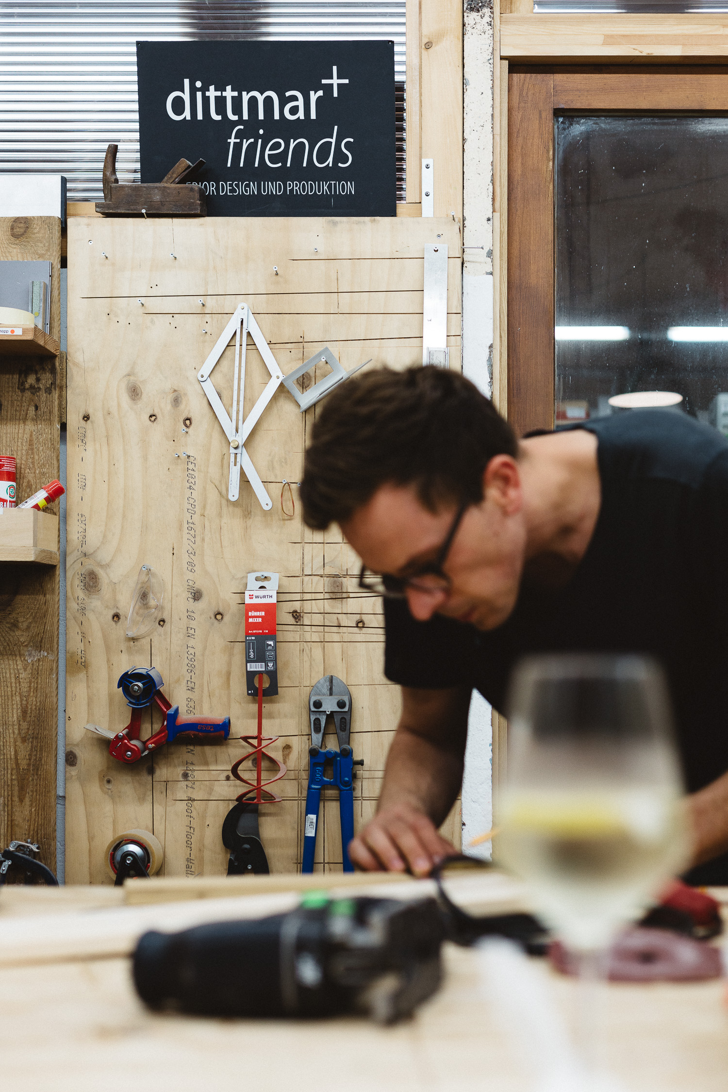 DIY-WORKSHOP “Kinderküche” 06/2016 We love to woodwork! So why don’t we build a kitchen for our children by ourselves? That was the idea, that ended up in a workshop by Dittmar and friends at Willner Brauerei Berlin, Pankow. see more >