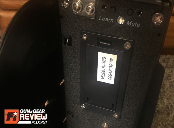 The inside is very simple, batter compartment, and two buttons: Learn (program) and Mute (no more beeps)