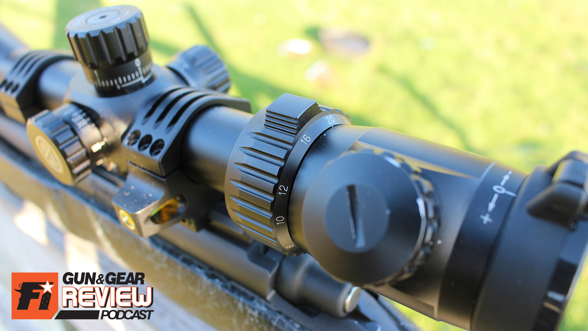 The rotation of the magnification ring and the illumination dial are smooth and tight.