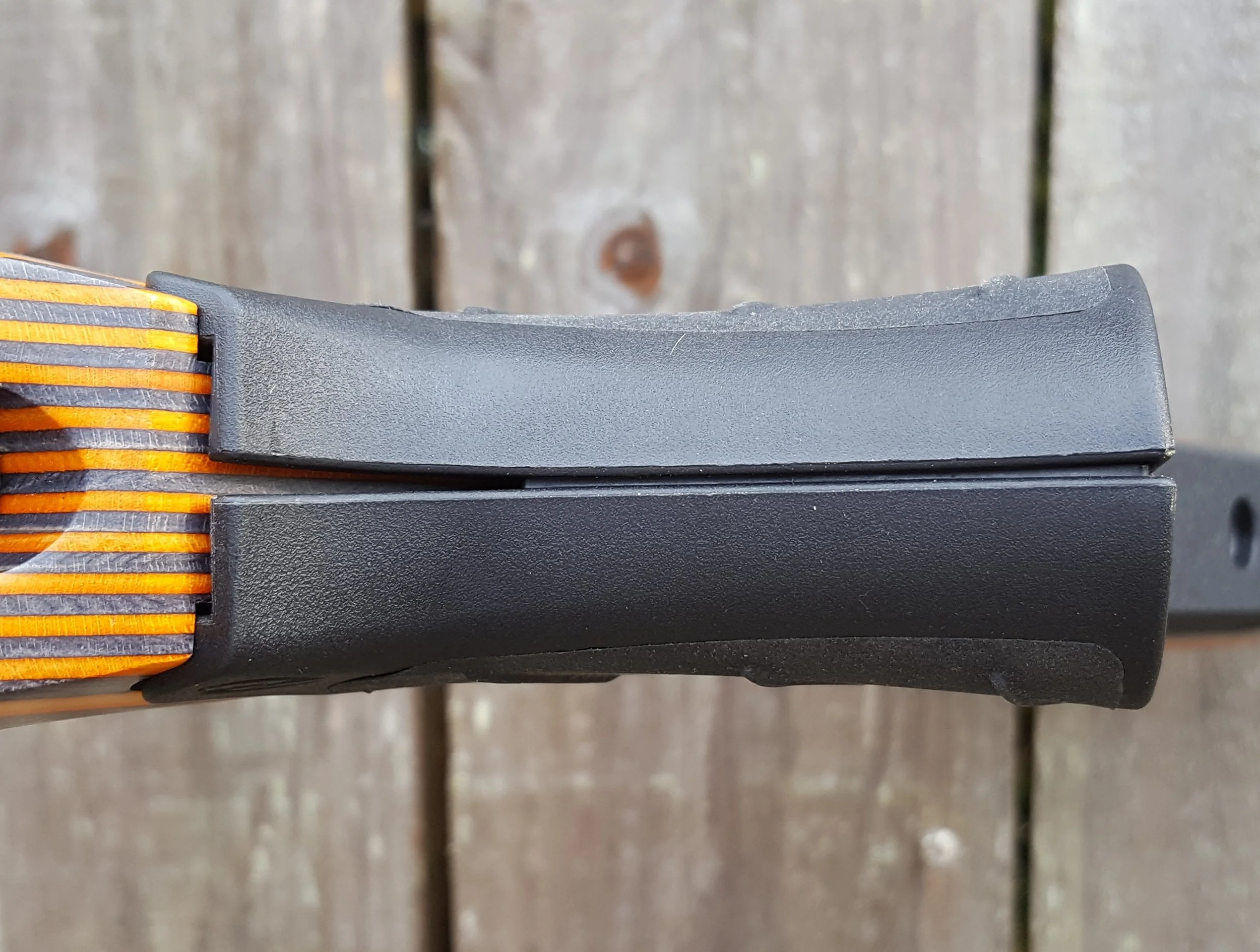 Target grip seam