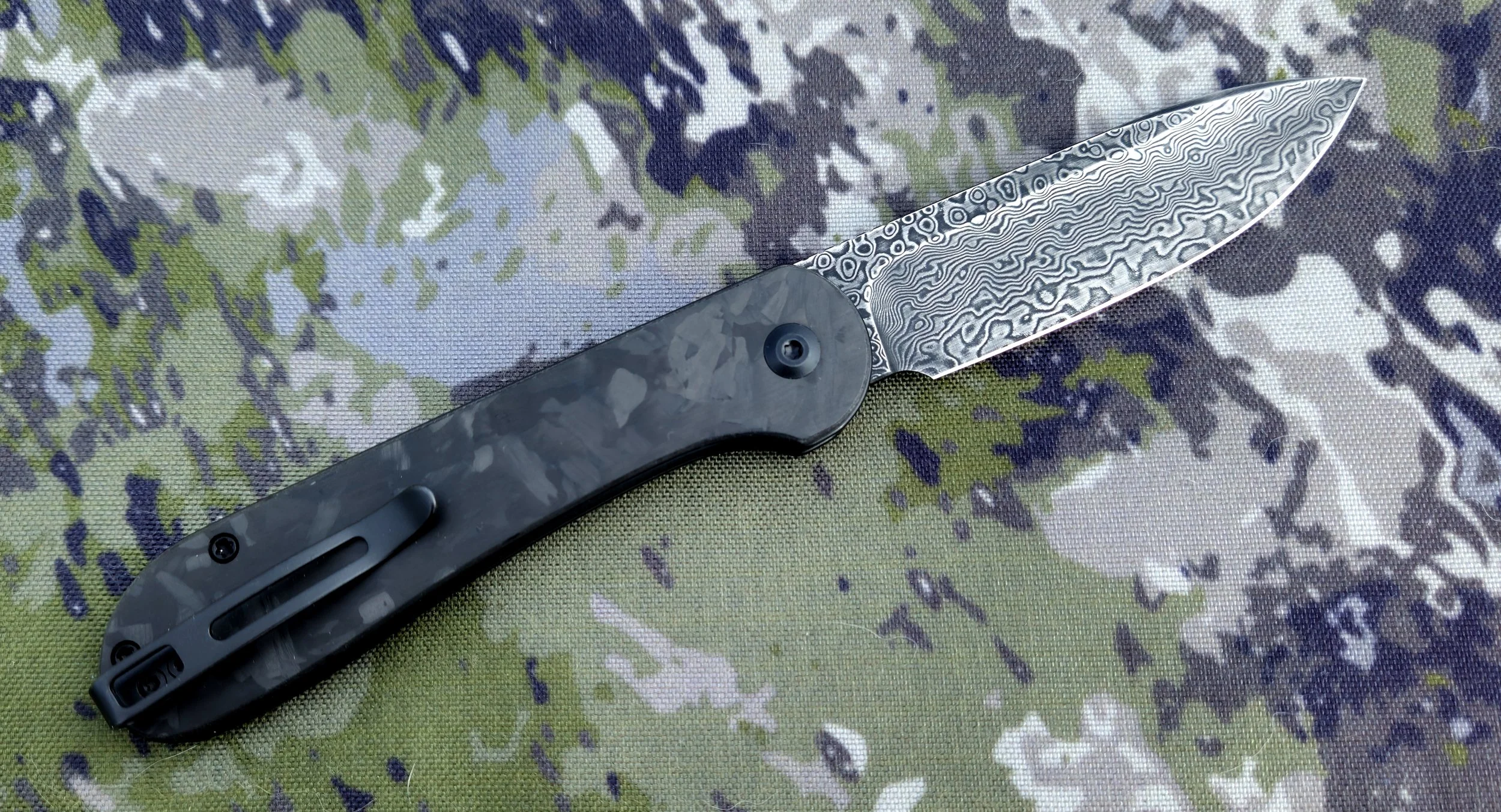 An Elegant and Lightweight EDC Choice: Civivi Elementum Button Lock Carbon Fiber