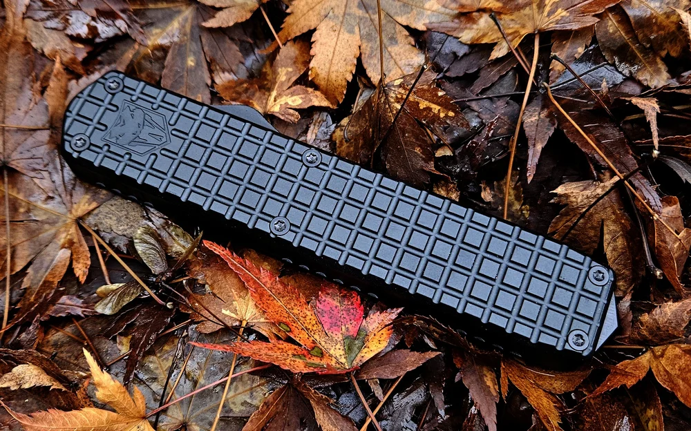 Cobratec Medium Black Mamba knife main image 1