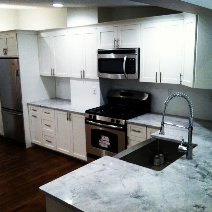 431 e 3rd Kitchen 2.JPG