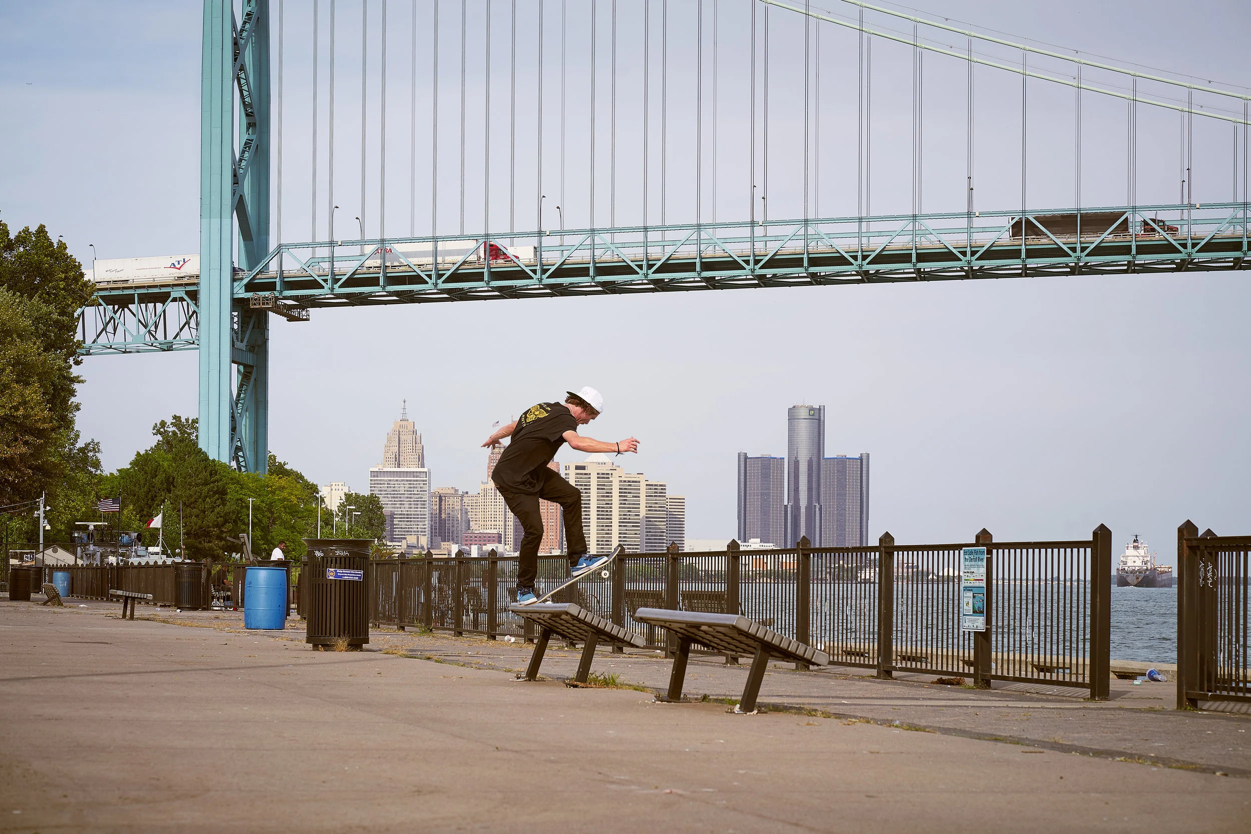 Alex_knox_frontblunt_riverside_park.jpg