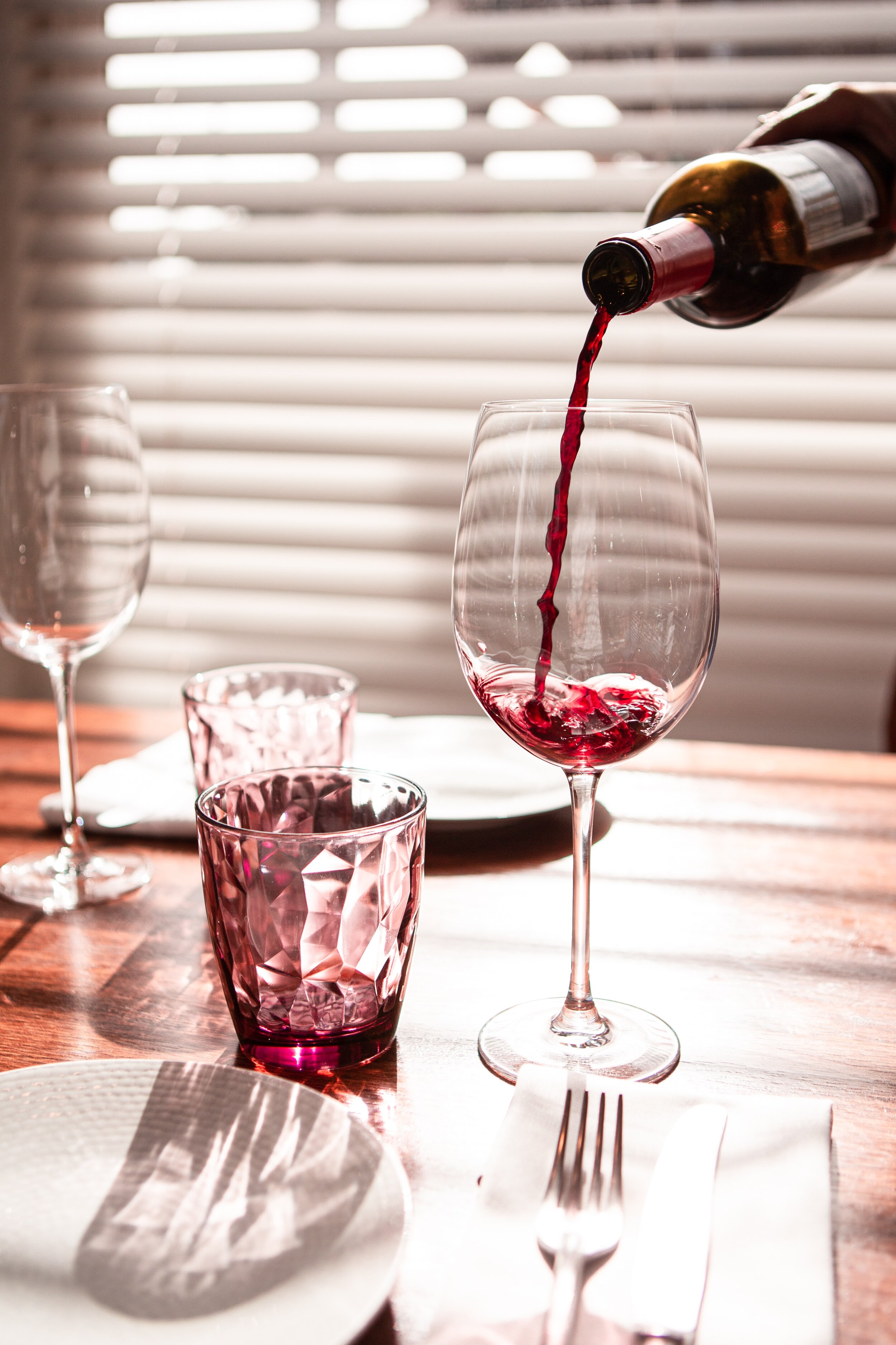 website-stock-image-wine-glass-pour-3.jpg