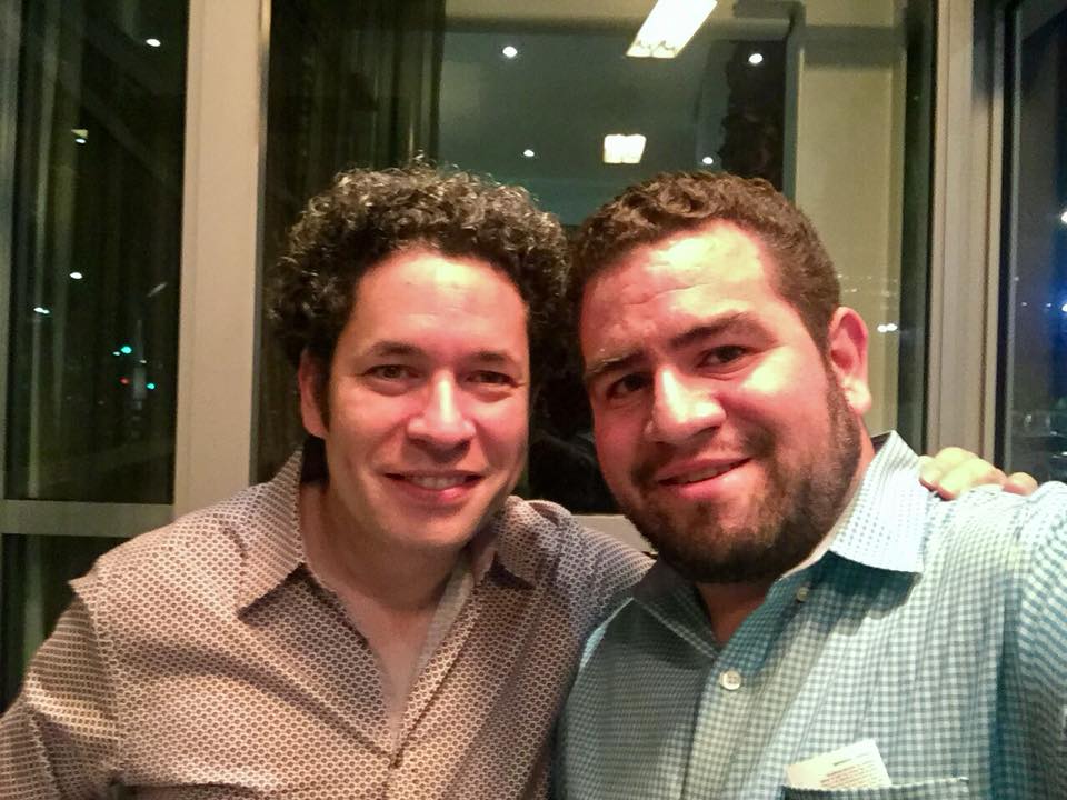 Andres con Gustavo Dudamel.jpg