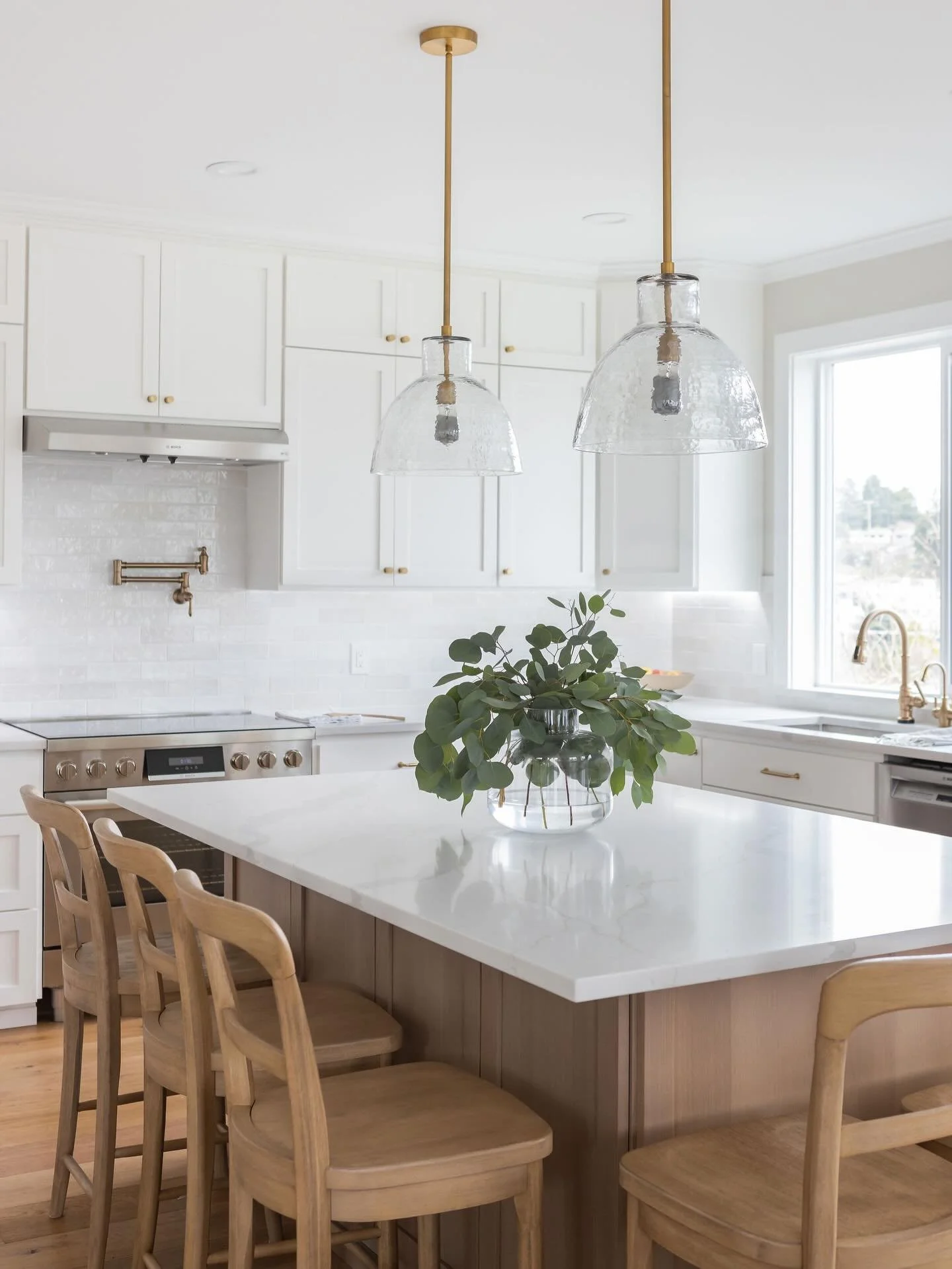 Wondering what it actually costs to renovate a kitchen in 2026? Let&rsquo;s talk numbers.

There&rsquo;s no one-size-fits-all answer, but here&rsquo;s what we&rsquo;re seeing right now for kitchen renovations in the Seattle area:

💵 $75&ndash;100K: 