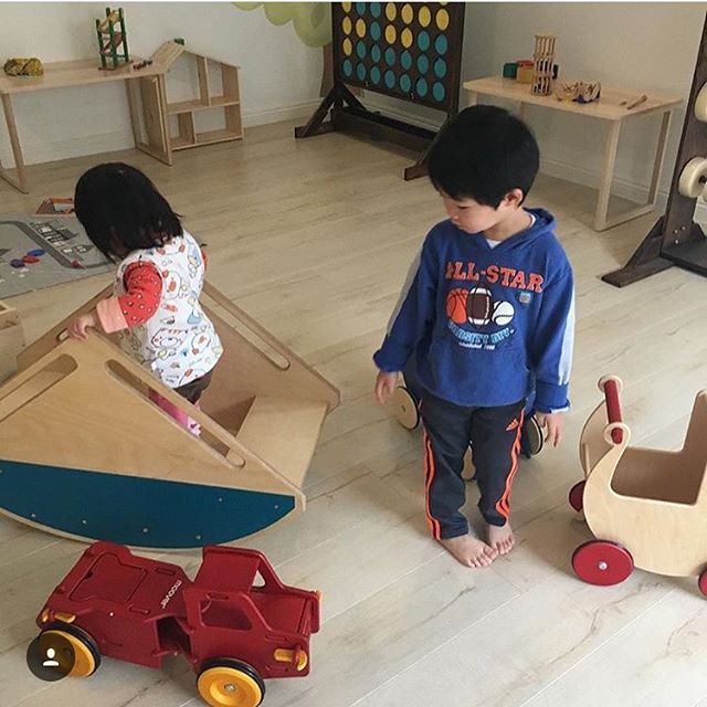 Loving this all wood playroom. The teal rocker fits right in. 🙂 Tag us in your playroom shots so we can see where your kiddos rock away in #thepalomateetertotter!