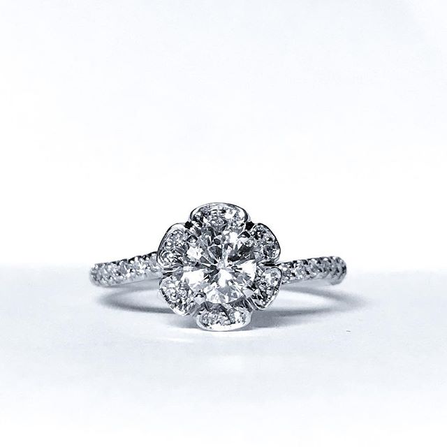 Huge congratulations!  #bespoke #diamond and #gold #Engagment #ring ❤️ holidays are coming up soon. Still taking custom orders: holler!!
