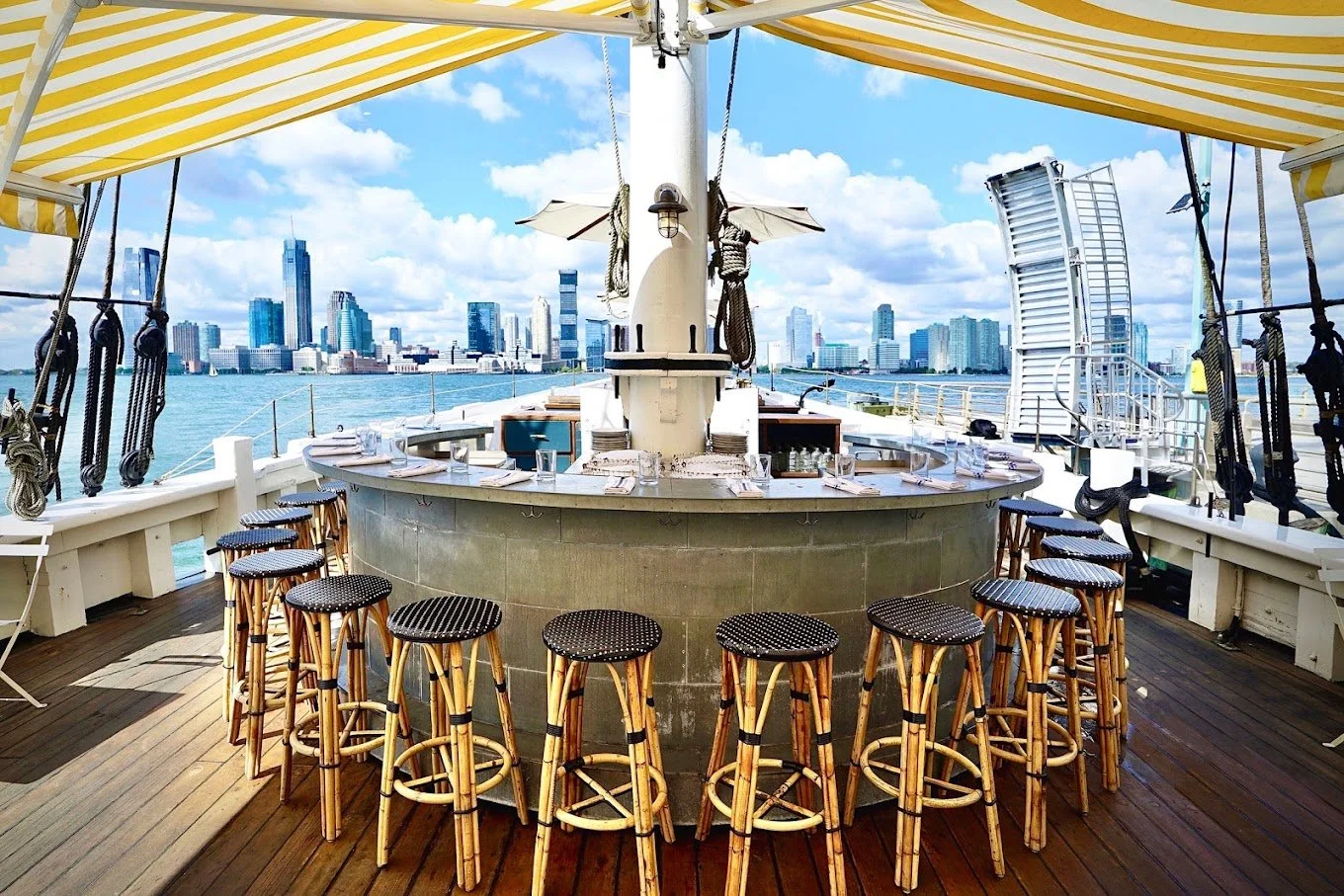 Best Waterfront Restaurants In NYC