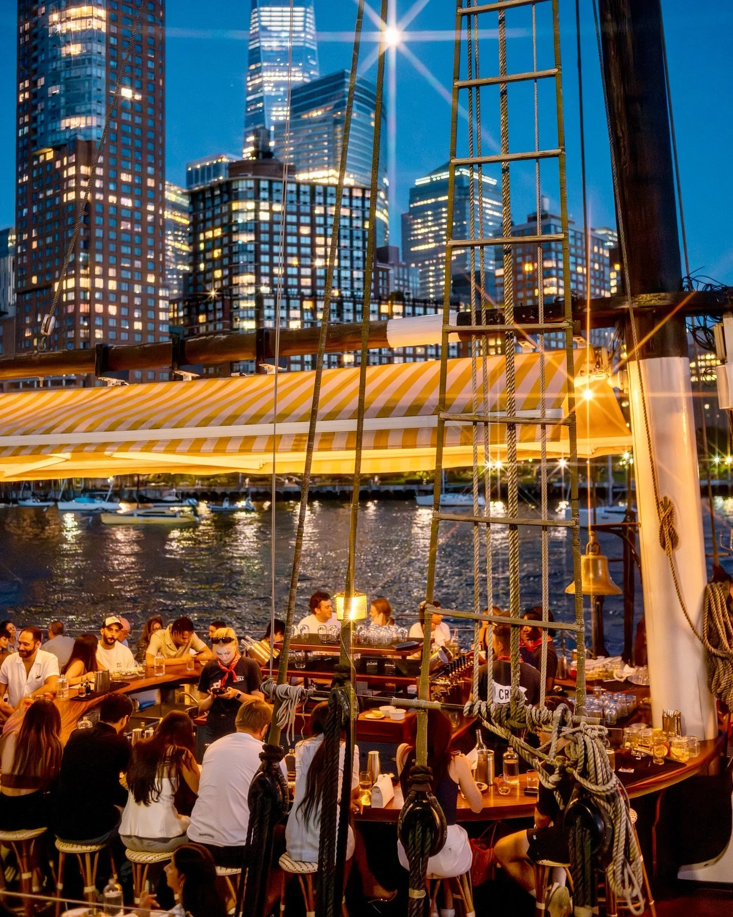 What a gorgeous night for a drink on the water&hellip;