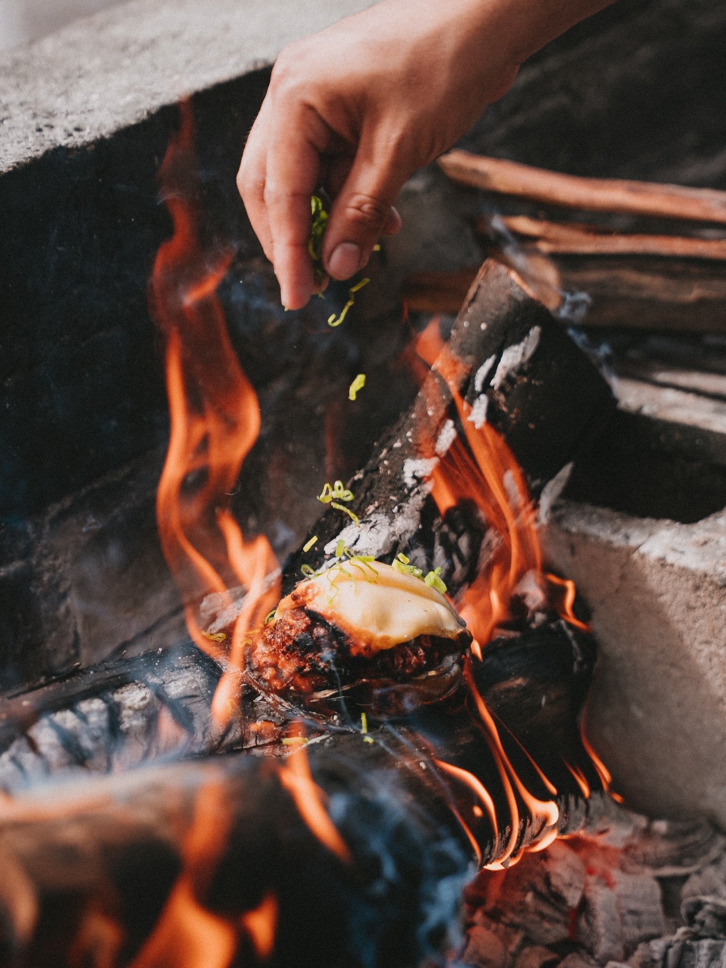For Cinco de Mayo, we invited the incredible oyster growers at Bendito Mar Seafarm (@benditomar.mx) in Baja, Mexico along with our favorite tequila producer, Casa Dragones (@casadragones) from San Miguel de Allende, to join us at The Yacht Club for a