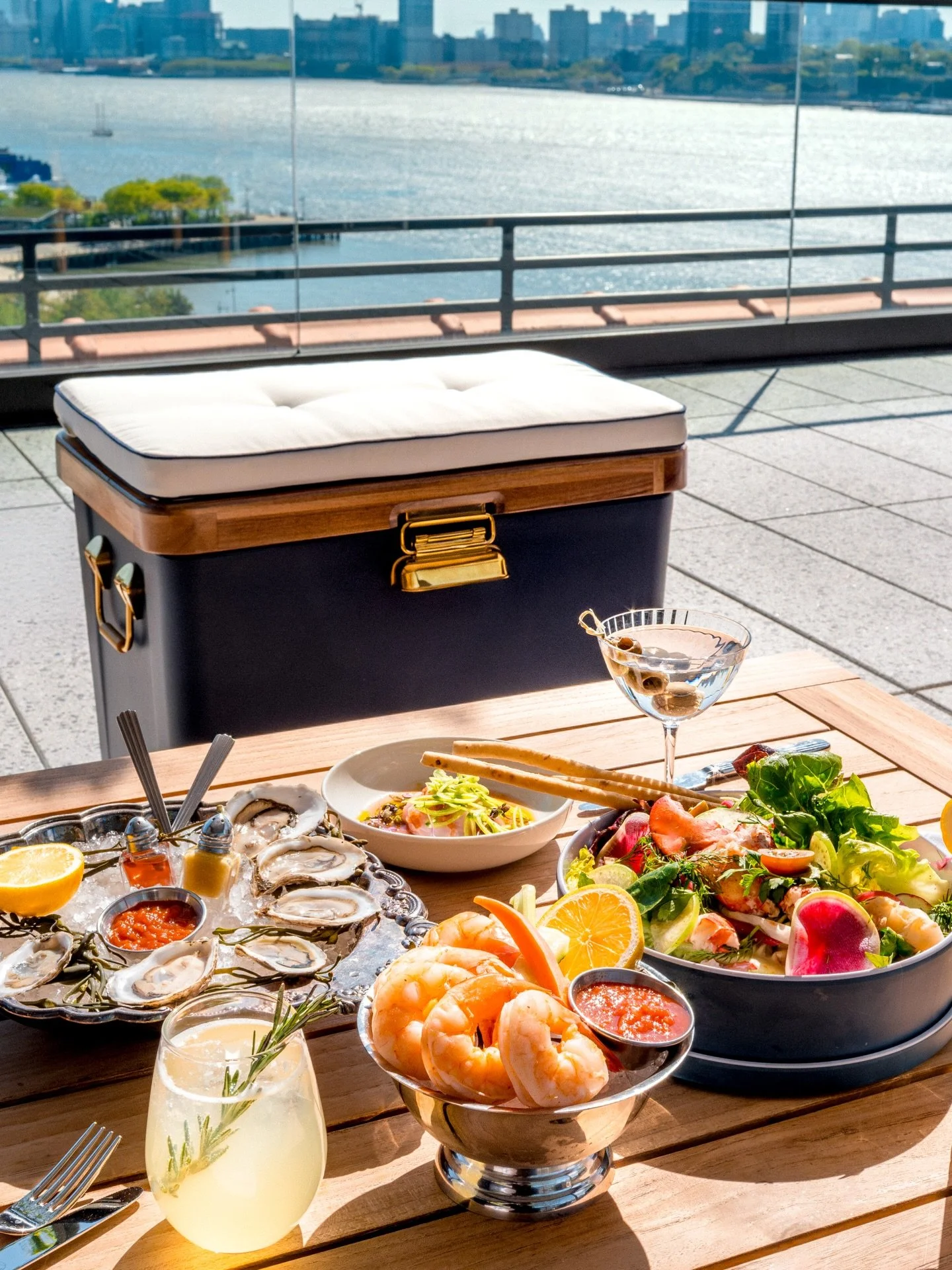 Al fresco, always